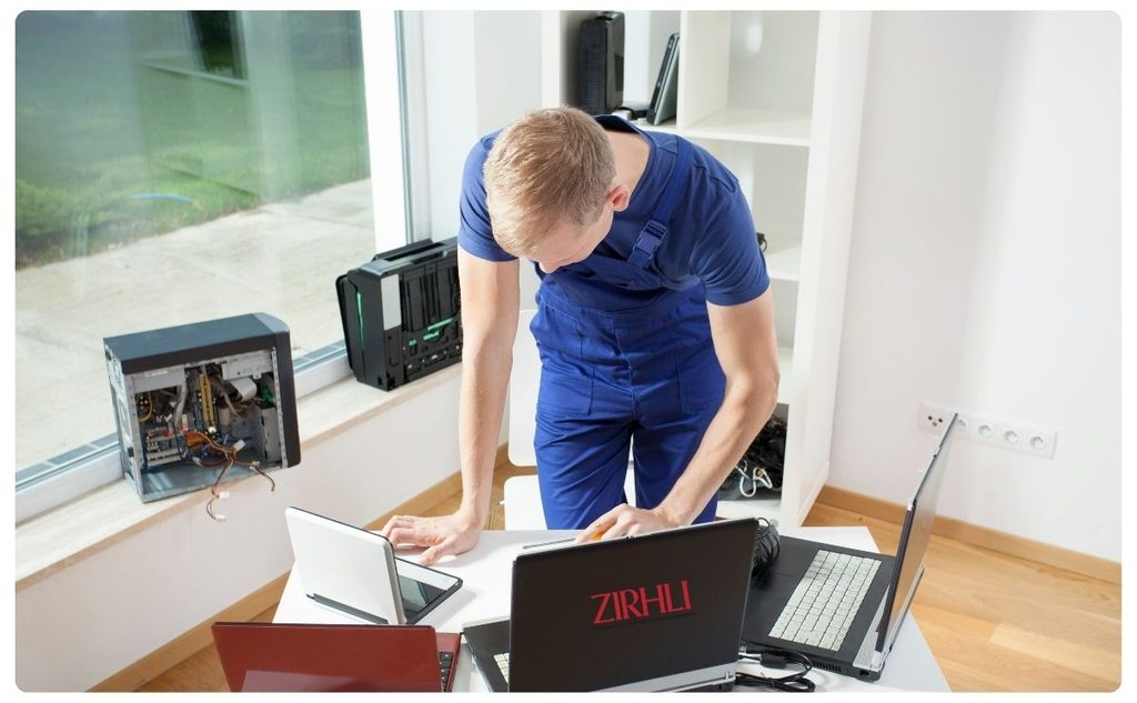 İkinci El Laptop Pil ve Klavye Testleri kontrol ediliyor